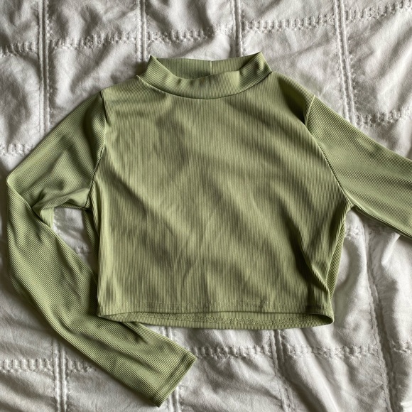 Sage green long sleeve crop top - Picture 1 of 3